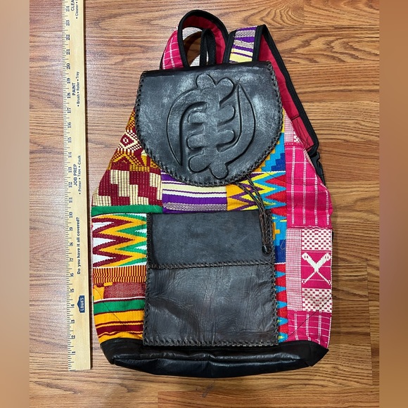 Authentic handmade Kente cloth backpack - Picture 2 of 8